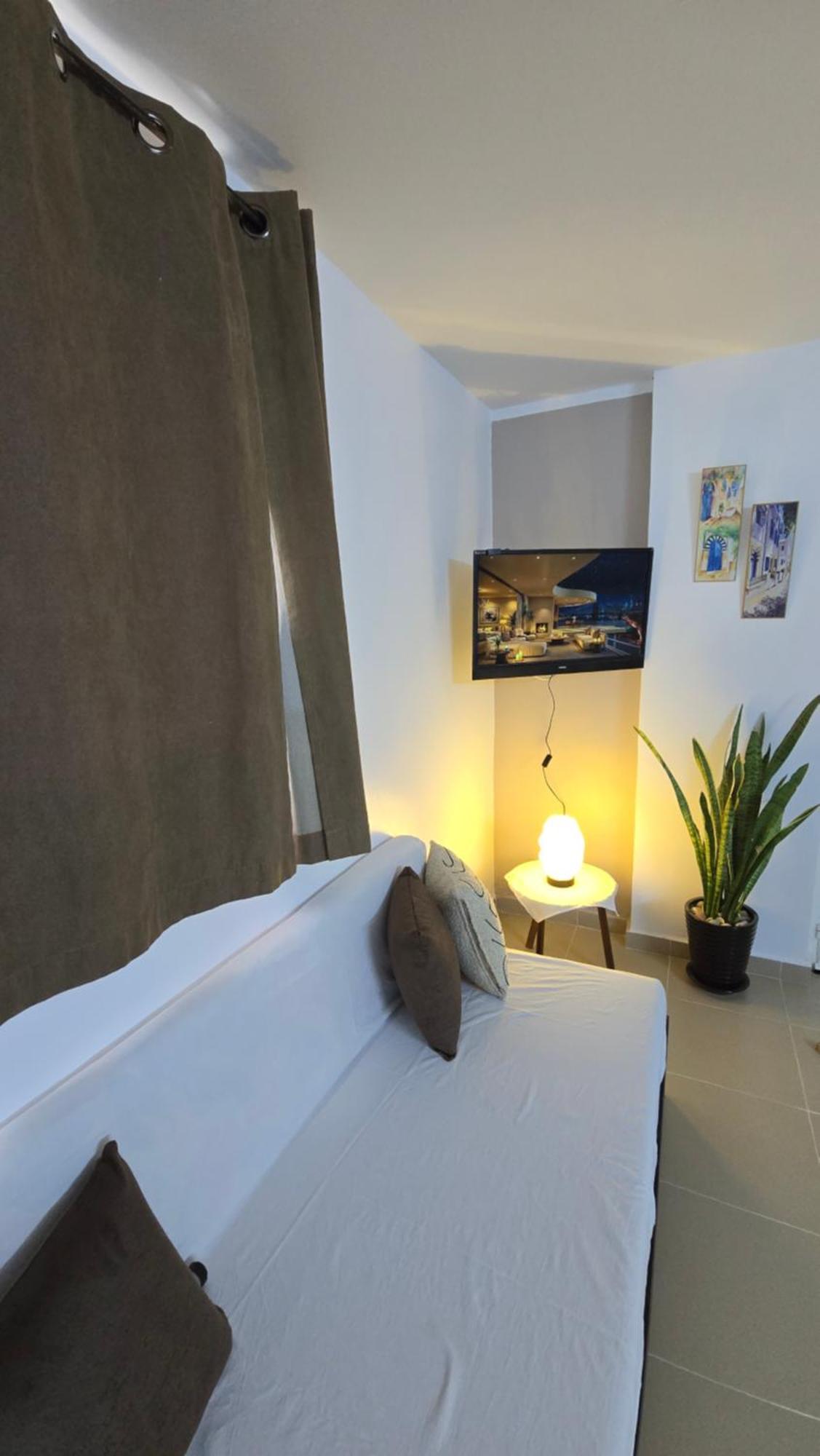 Appartements De Luxe Pres De La Mer ナブール エクステリア 写真